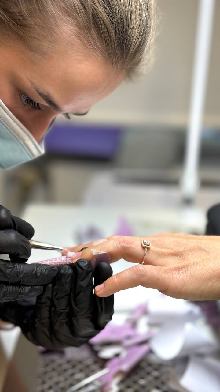 Yuliia Cheporska Studio München – DEKA Laser Geräte